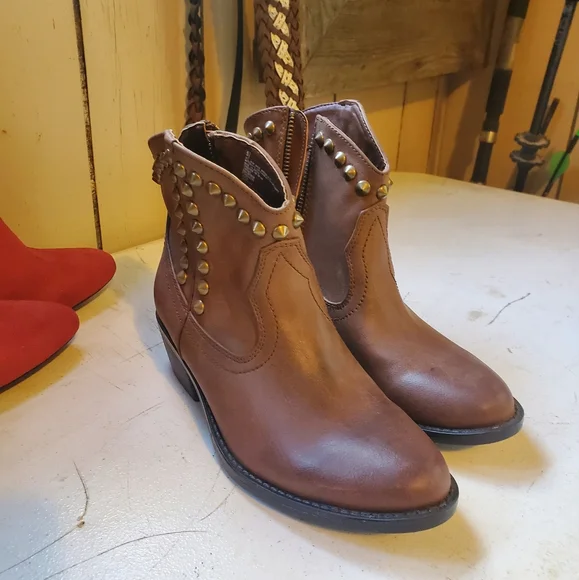 Boots - Picture 1 of 2